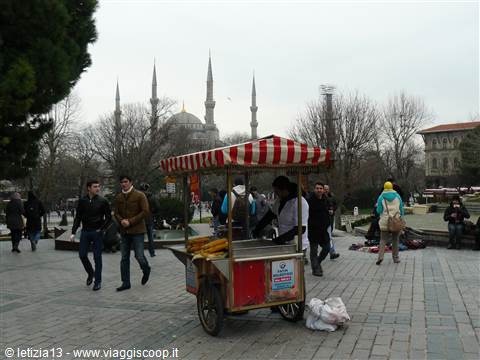 Divan Yolu Cad.