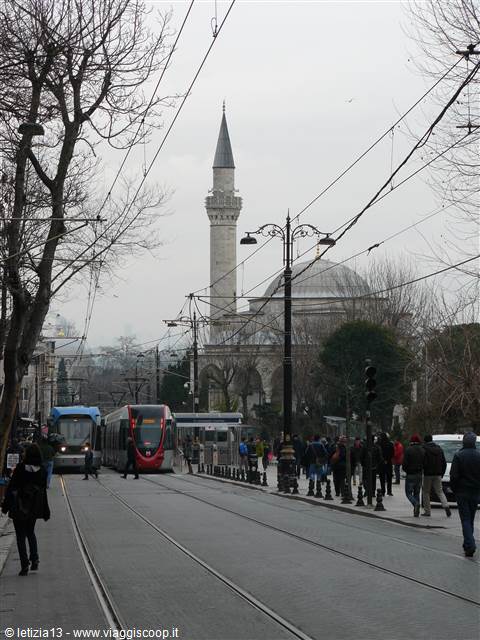 Divan Yolu Cad.