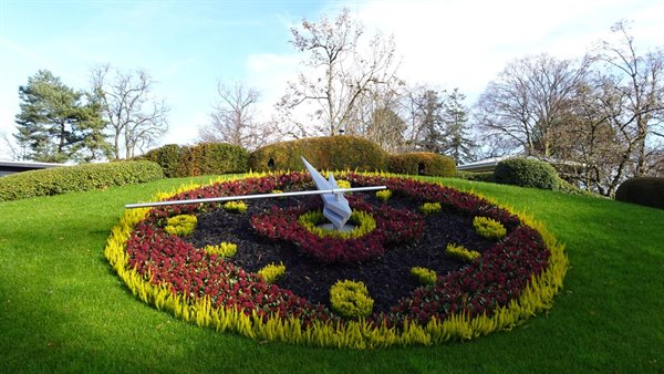 L'orologio fiorito di Ginevra, un meraviglioso autunno in giardino