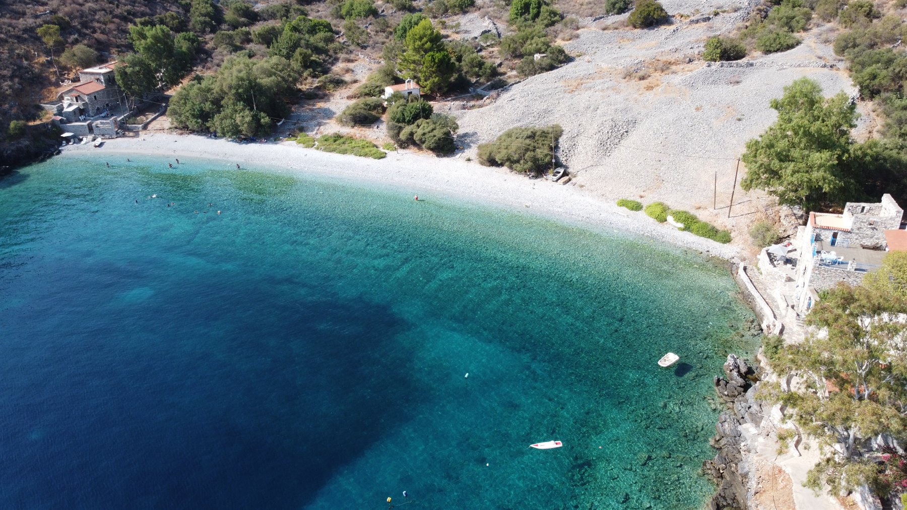La nostra caletta segreta: acqua turchese e silenzi indimenticabili.