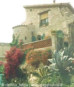 Eze-Village