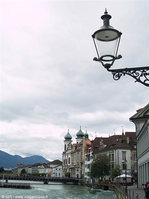 Lucerna - In lontananza la Jesuiten Kirche