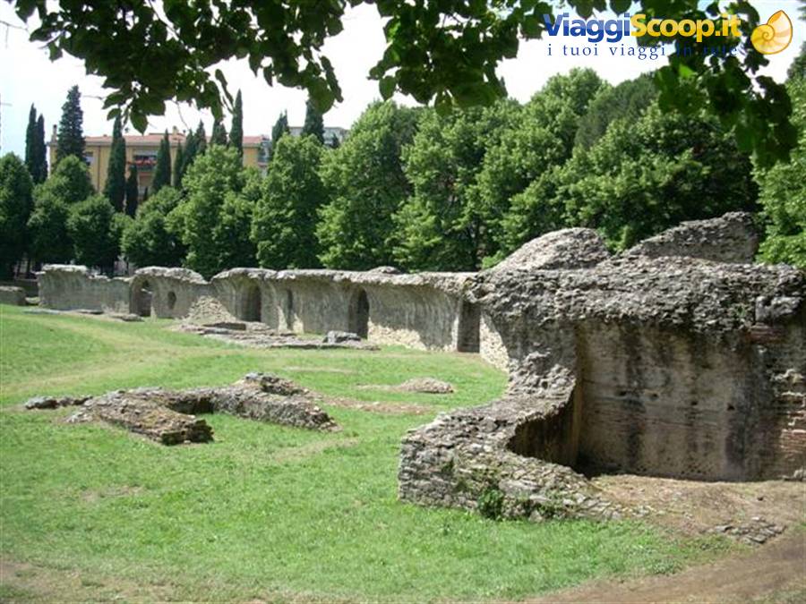 rovine anfiteatro romano