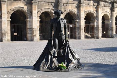 nimes