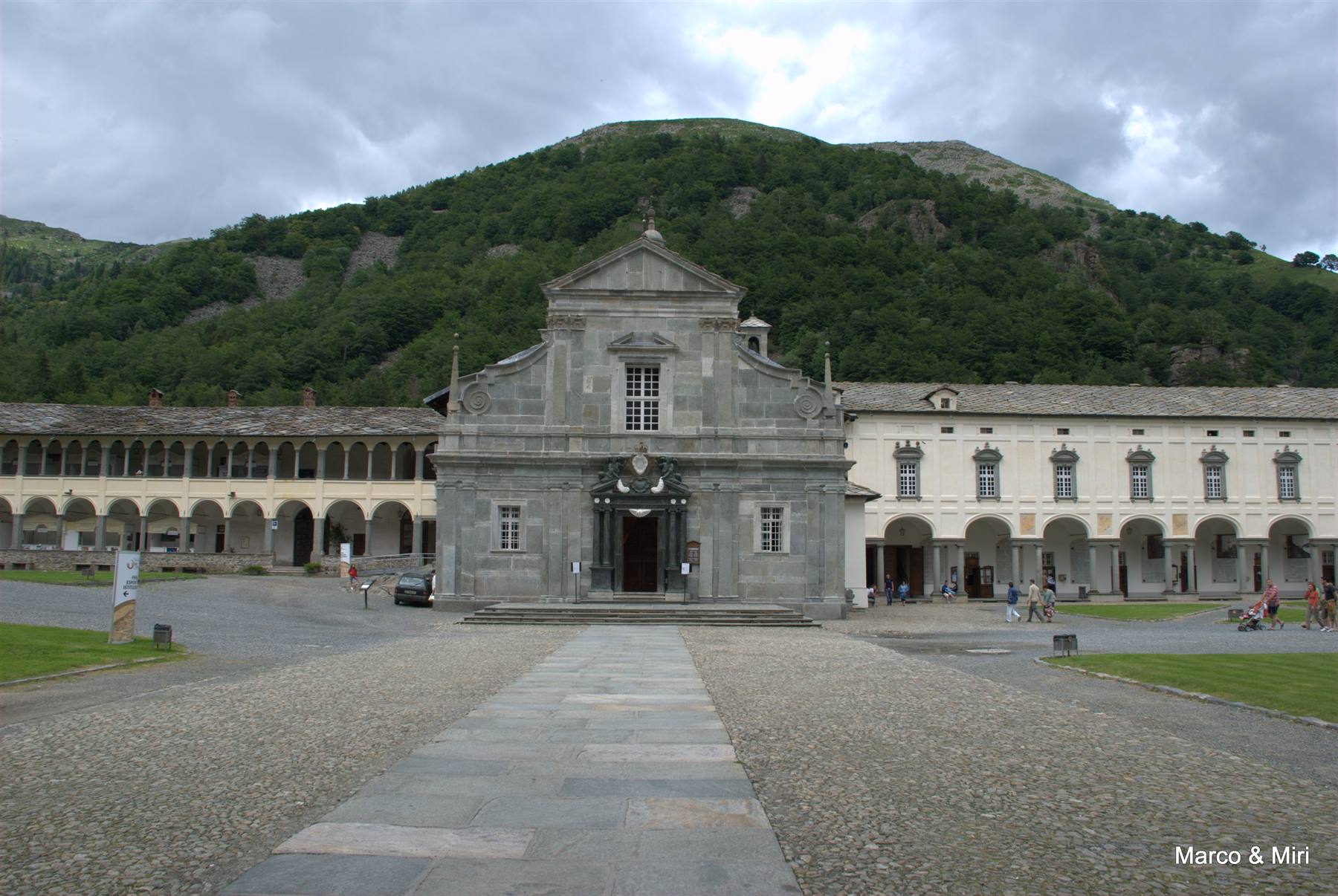 Santuario di Oropa - La Chiesa Antica ed il Chiostro