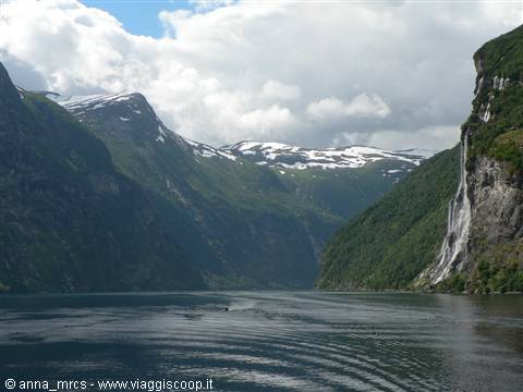 Navigando nel Geiranger Fjord