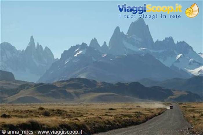 Verso El Chalten – Sullo sfondo il Cerro Torre e il Fitz Roy