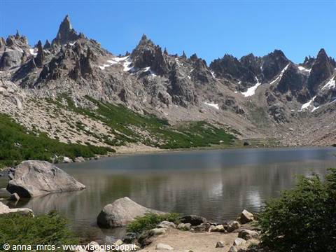 Lago Toncek – Sullo sfondo il Cerro Cathedral