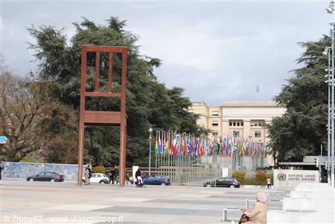 Broken chair e plazzo dell'ONU