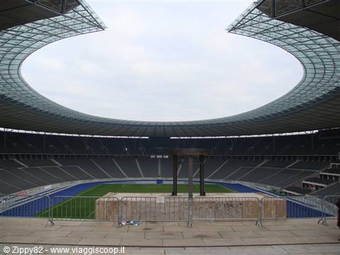 Il braciere olimpico dell'Olympiastadion