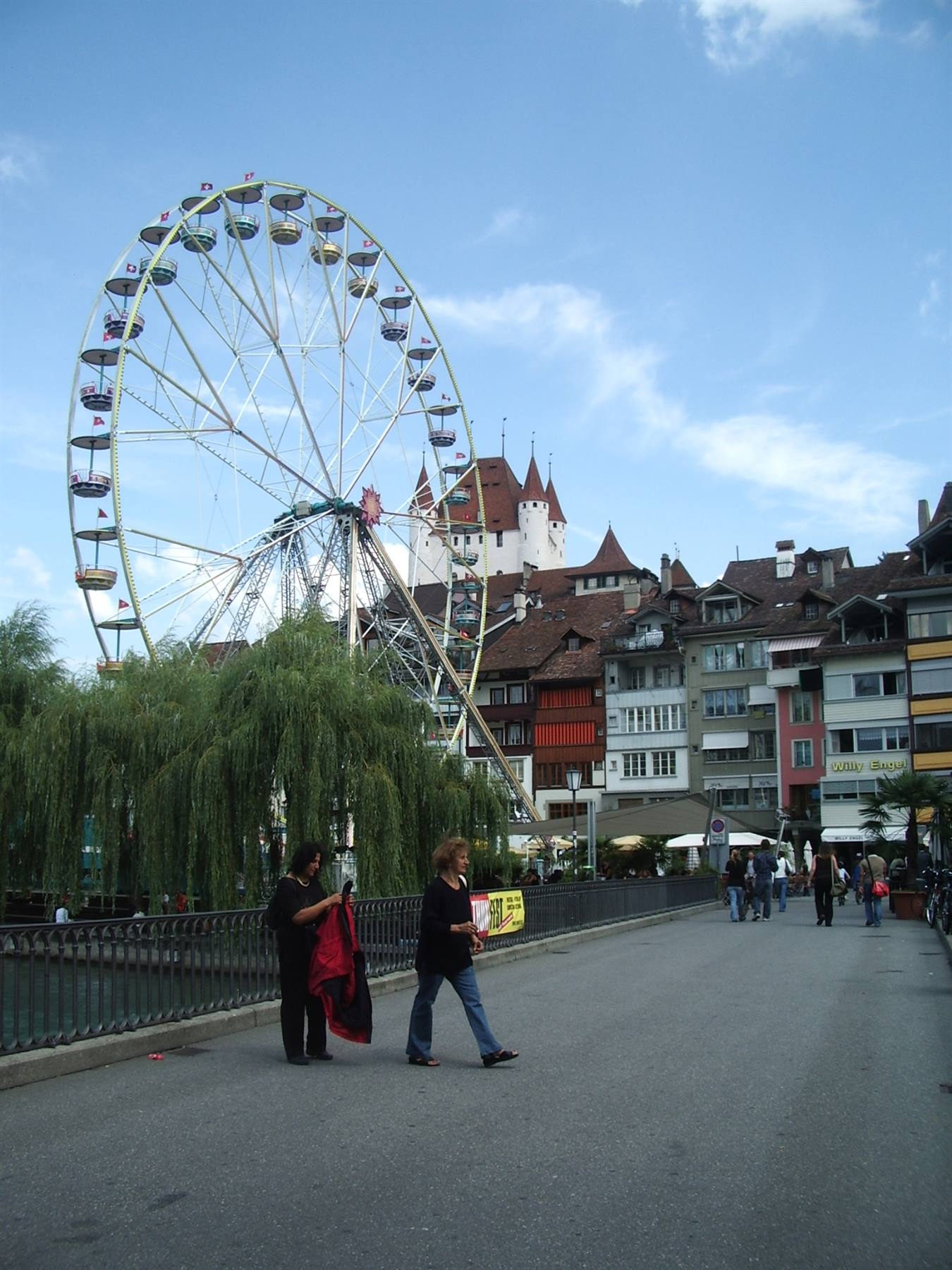 Il castello dalla Waisenhausplatz