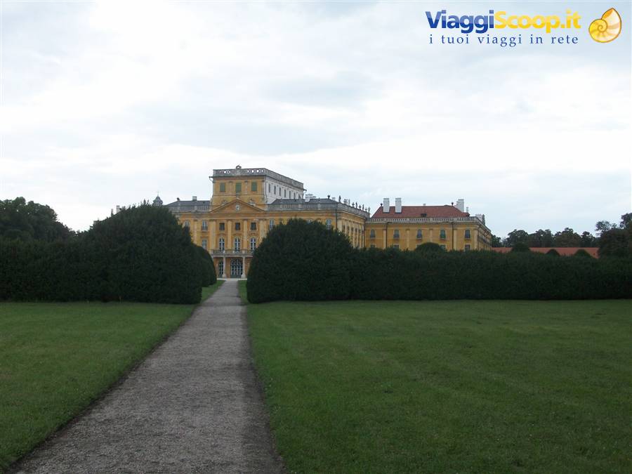 il castello visto dal parco