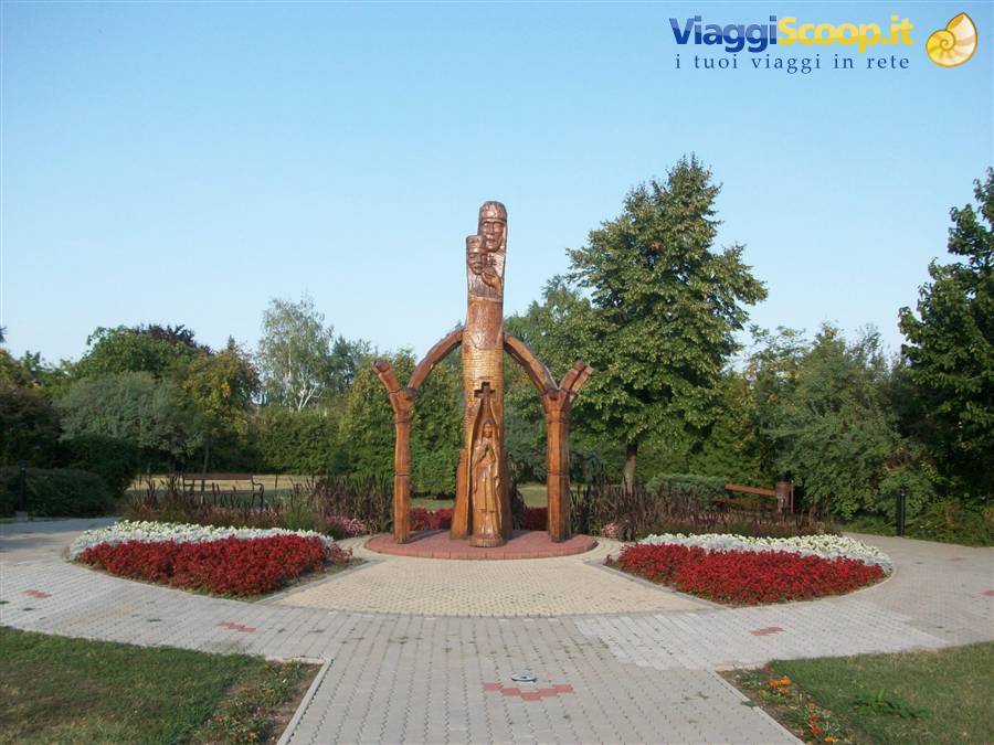 Voniarcvashegy - sculture in legno