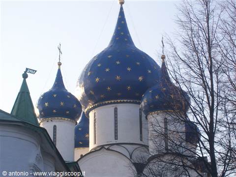 Suzdal, cupole a bulbo