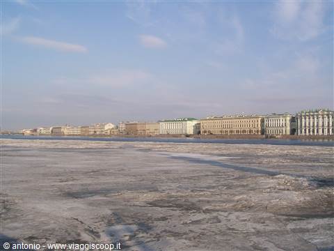 San Pietroburgo, la Neva