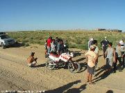 a caricare le moto sul 4x4