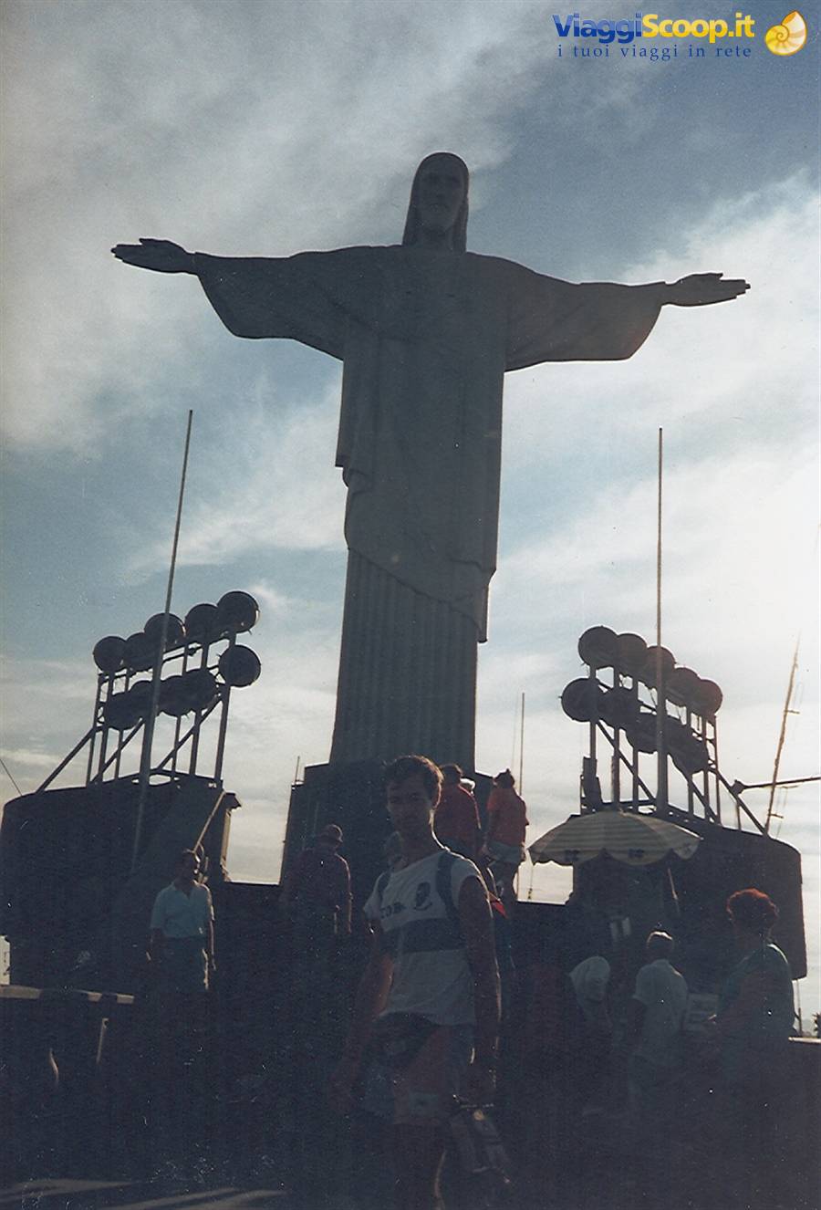 al grande cristo il corcovado a Rio.