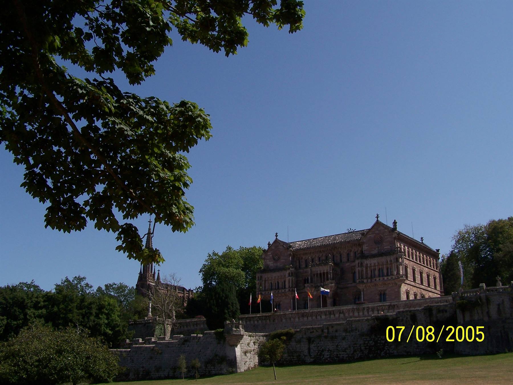COMILLAS
