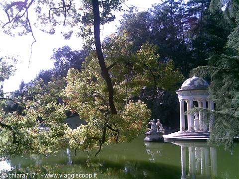 Villa Durazzo Pallavicini e le camelie in fiore