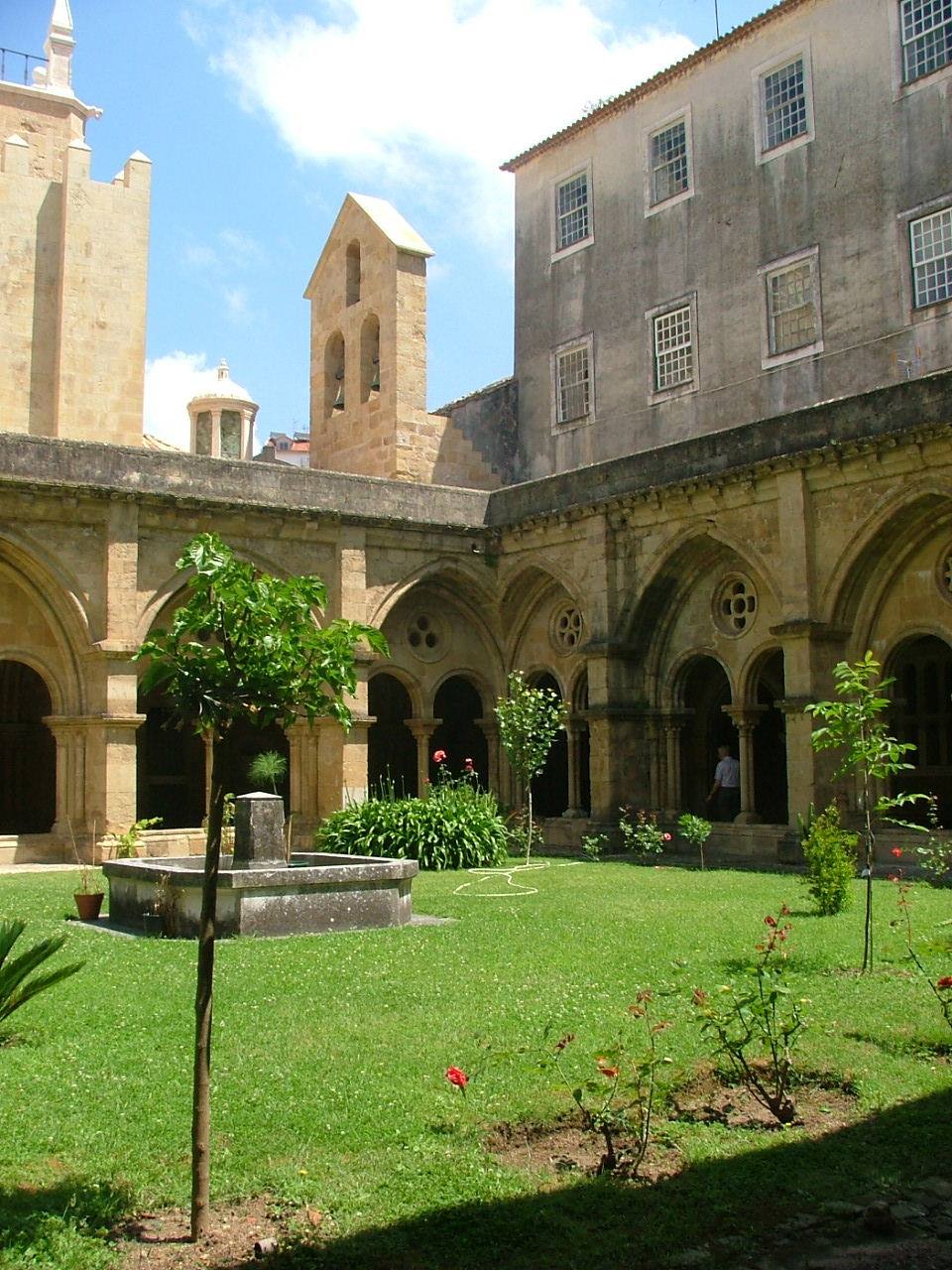 Coimbra, chiostro della Sé Nova 2