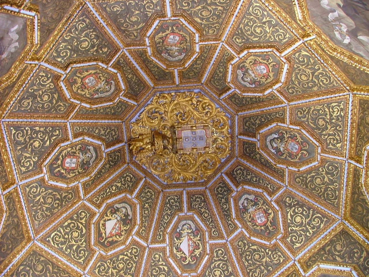 Sintra: soffitto della Sala dos Brasoes al Palacio Nacional de Sintra
