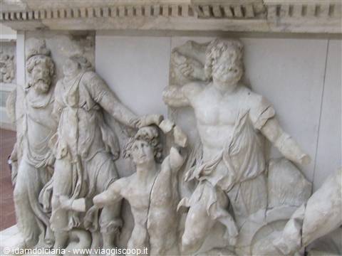 BERLINO - Fregio originale dell'Altare di Pergamo