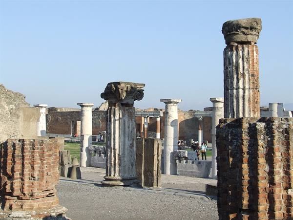 POMPEI - Colonne