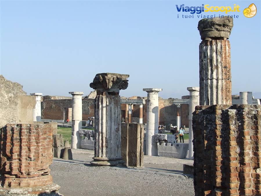 POMPEI - Colonne