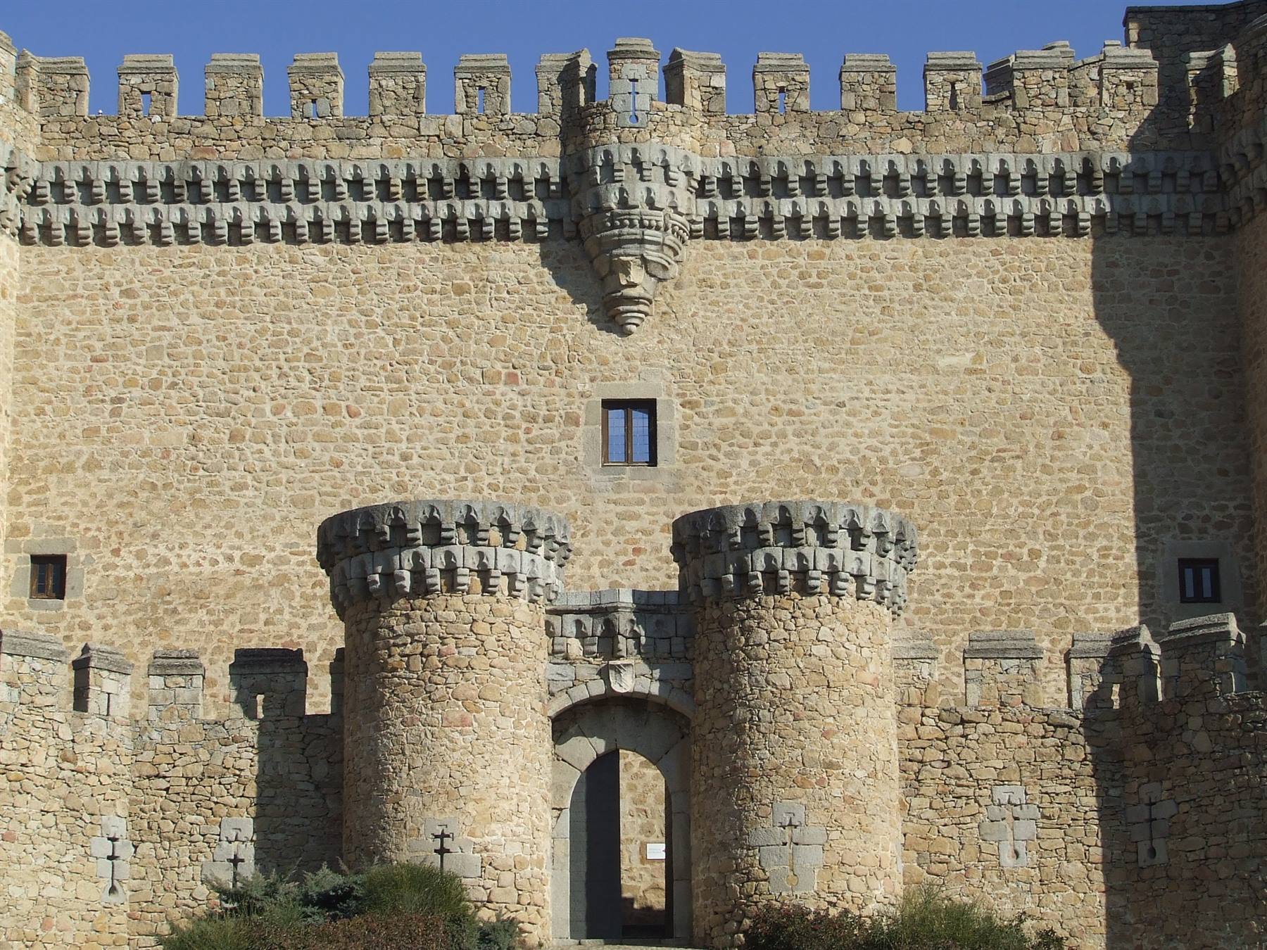 MANZANARES el REAL : Portale d'ingresso al Castillo