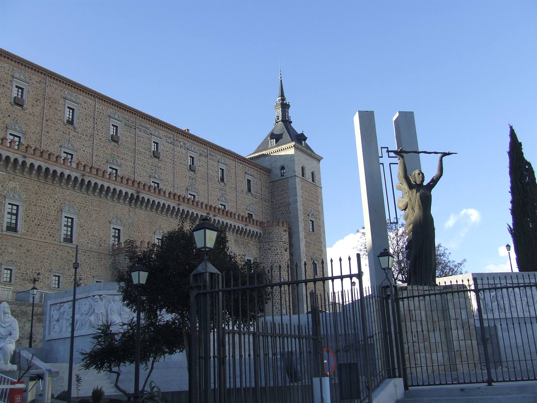 TOLEDO - Alcazar