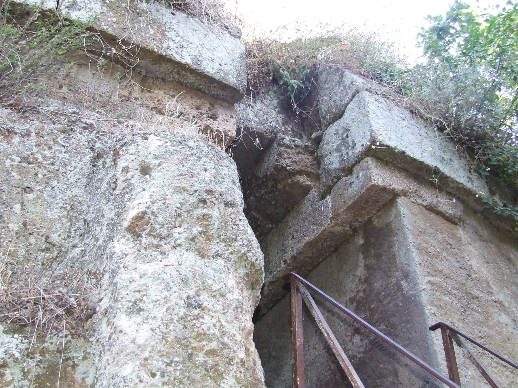 CERVETERI - Necropoli Etrusca