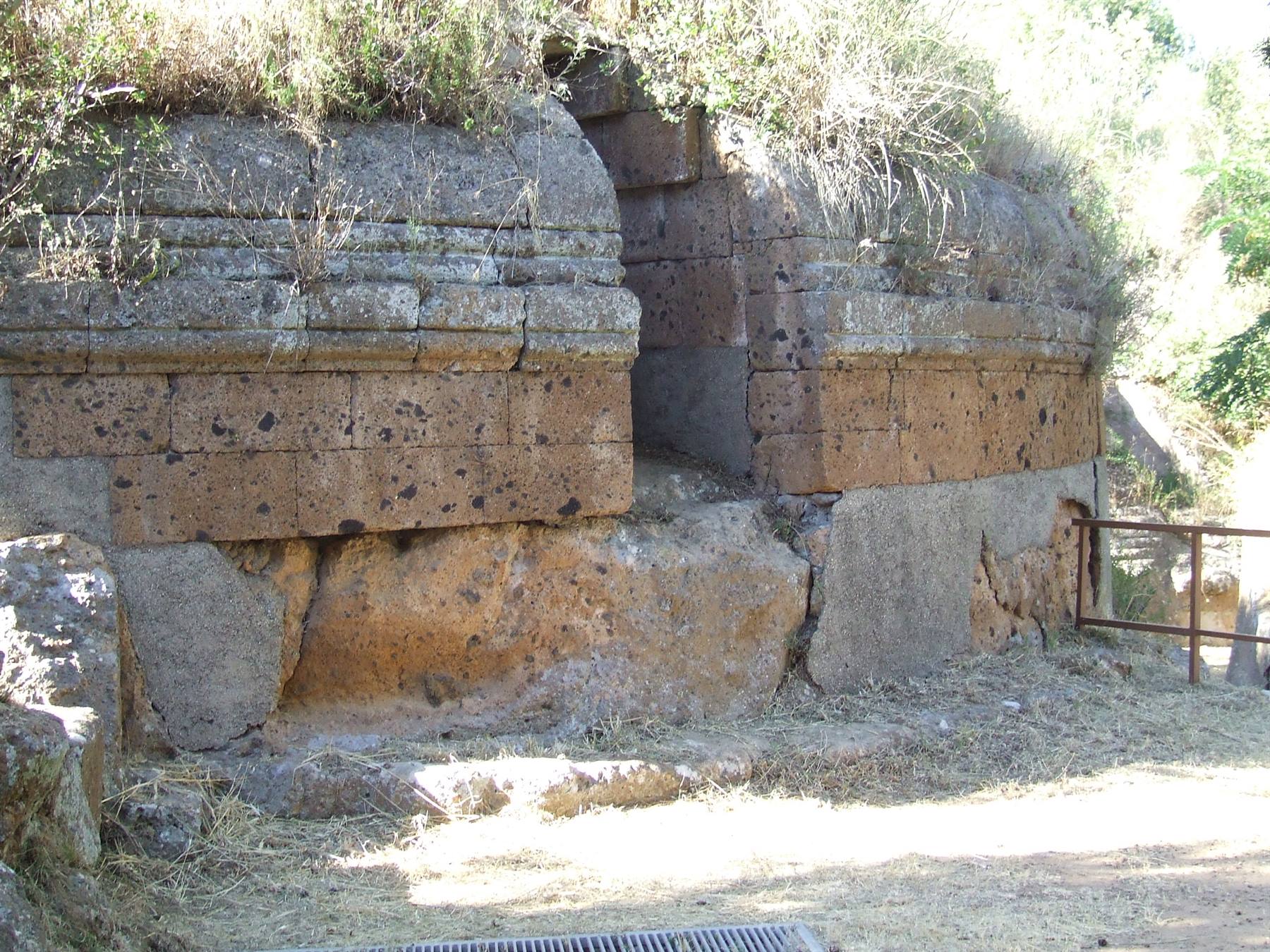 CERVETERI - Necropoli Etrusca