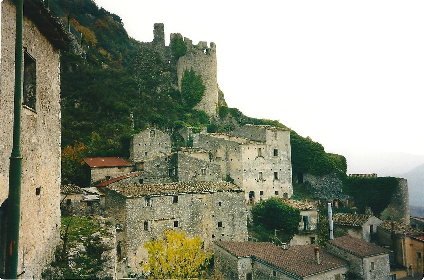 PESCHE - Borgo medioevale