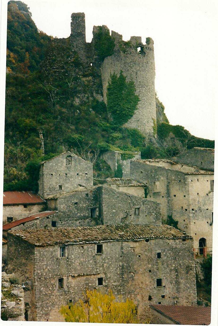 PESCHE - Borgo medioevale