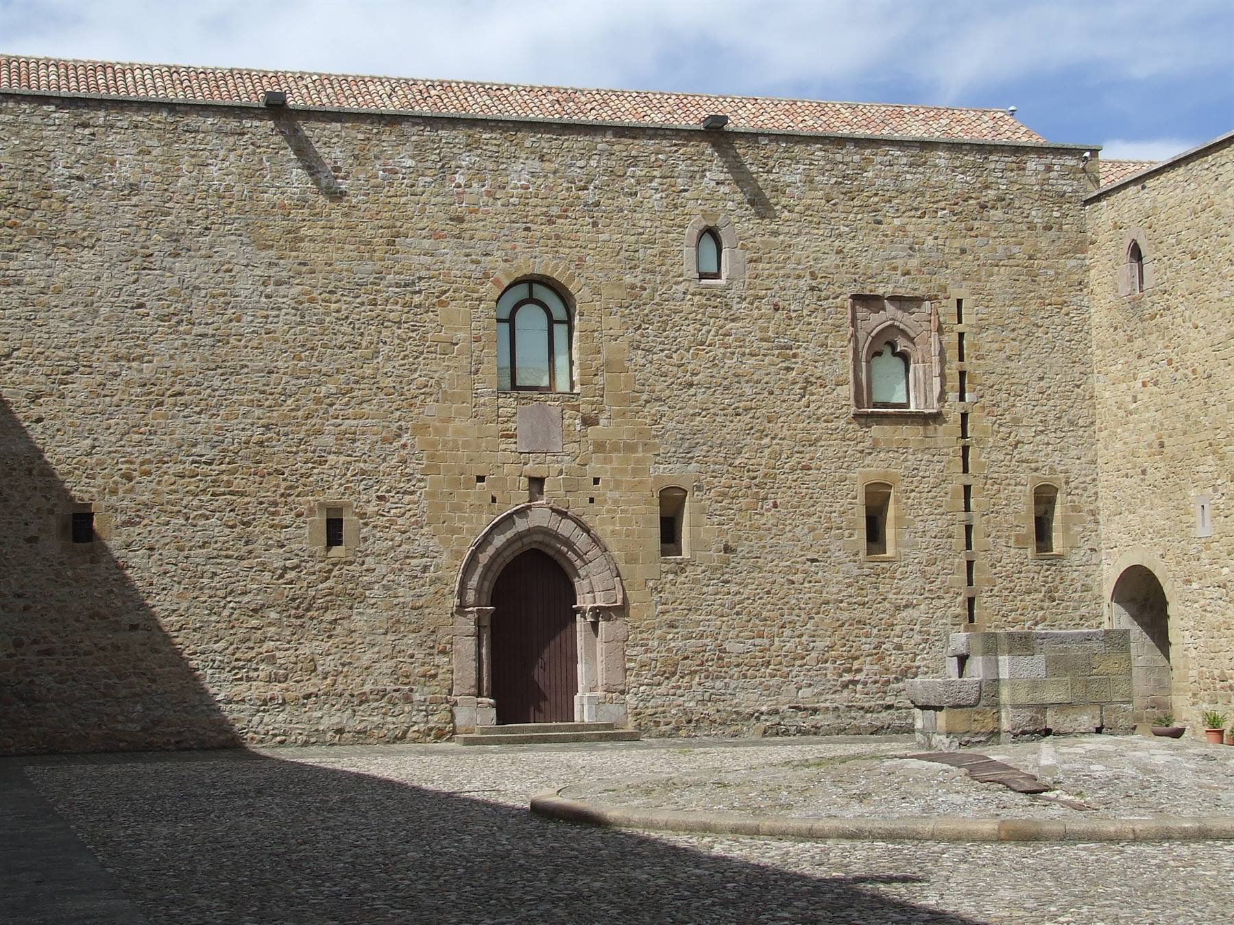 LAGOPESOLE - Castello federiciano