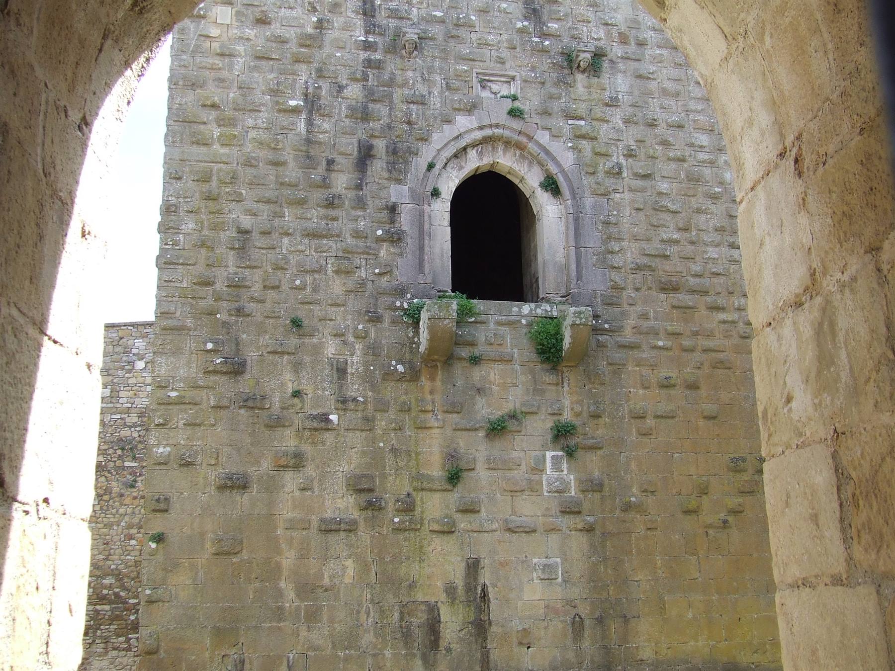 LAGOPESOLE - Castello federiciano