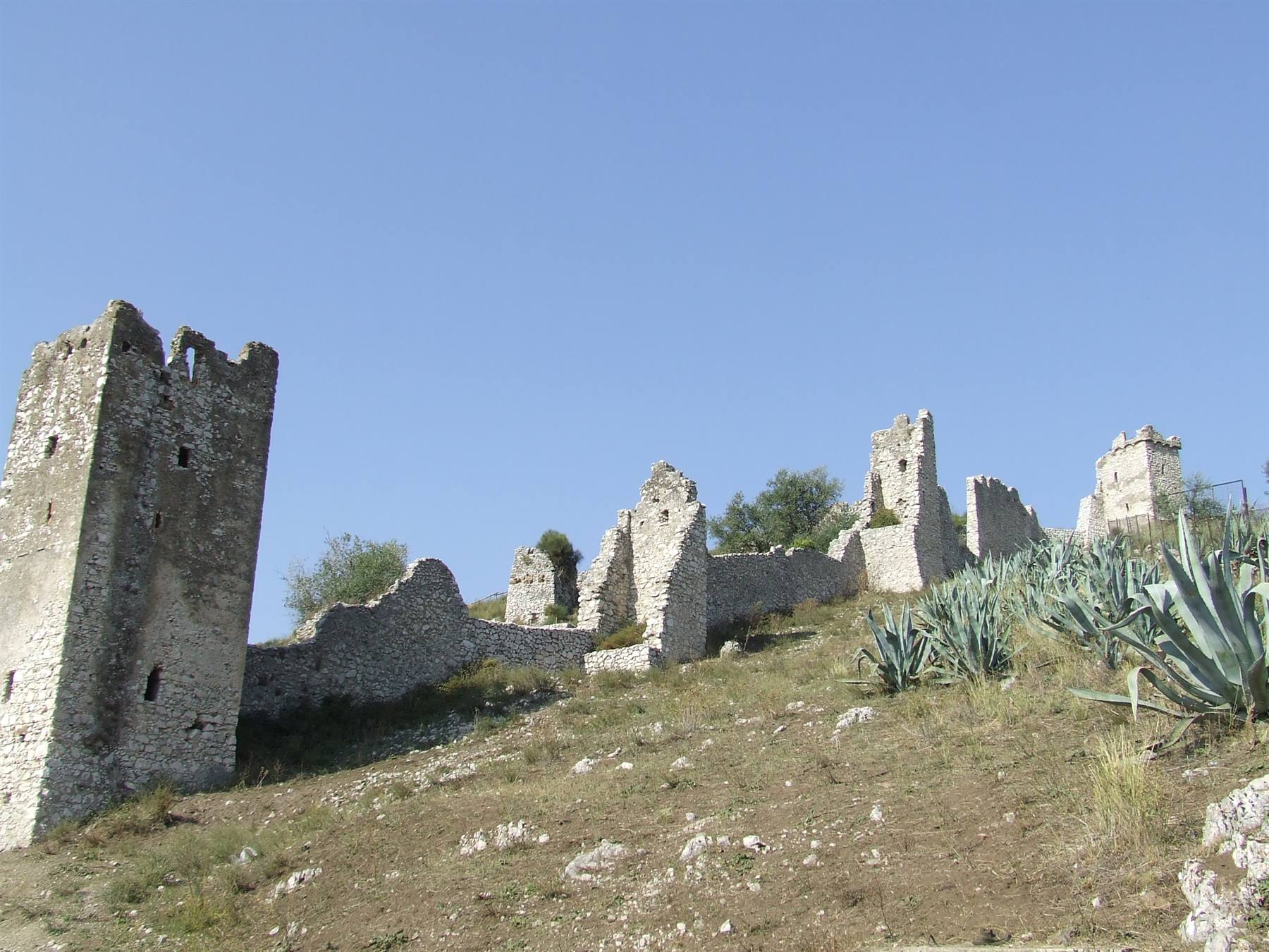 AVELLA - Castello Normanno