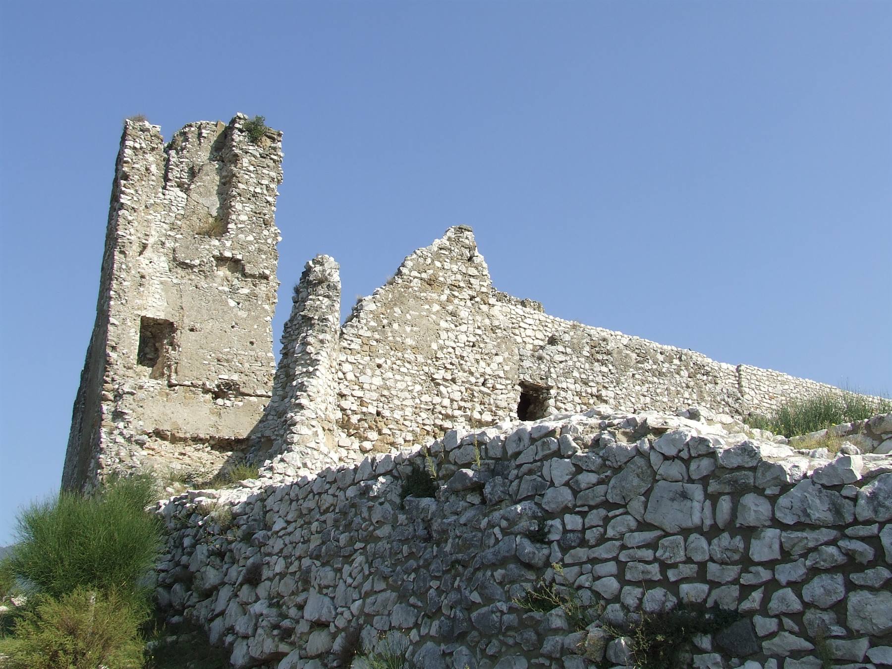 AVELLA - Castello Normanno