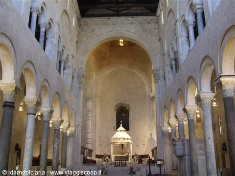 BARI - Cattedrale ,interno