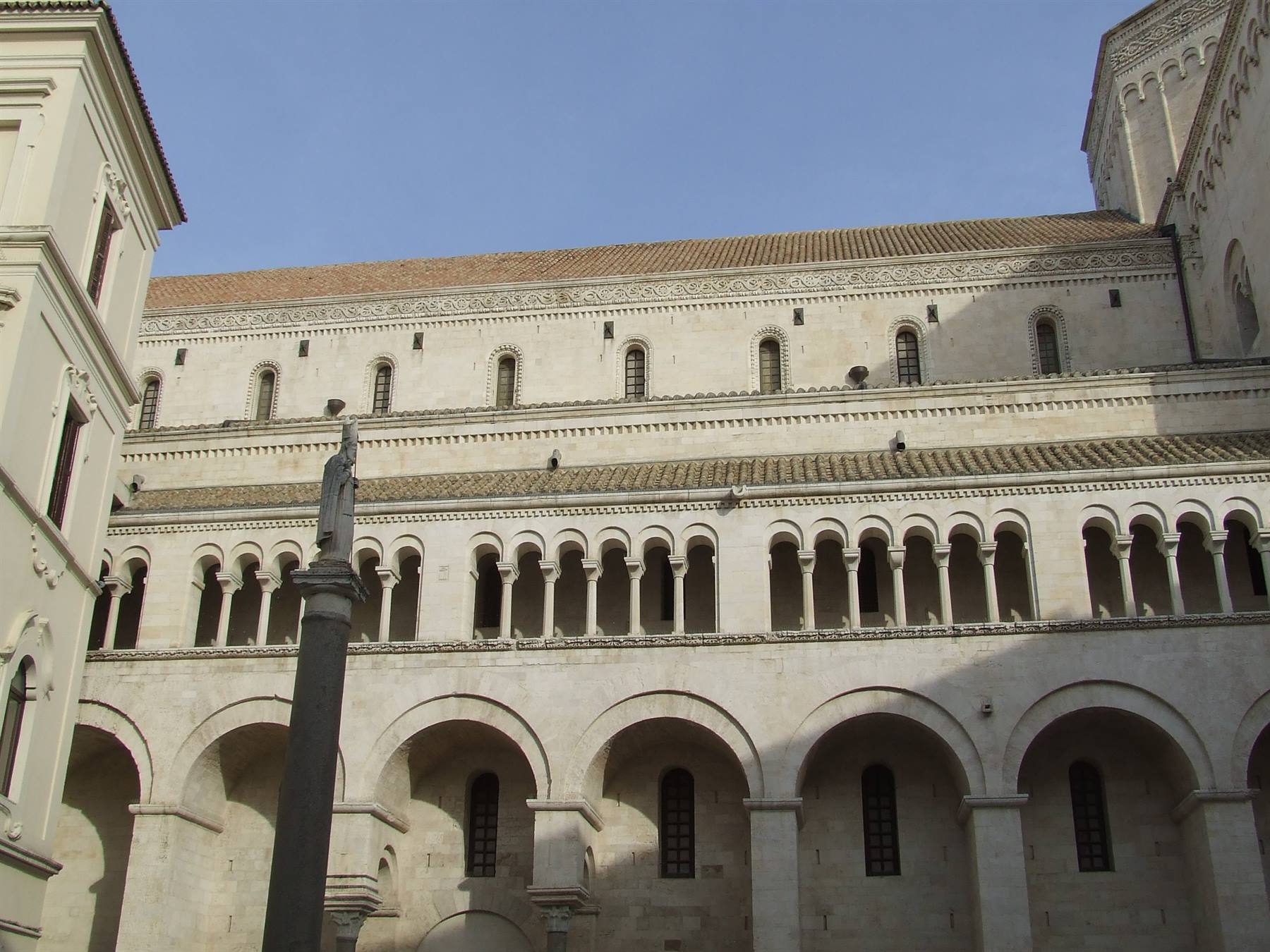 BARI - Chiostro Diocesano