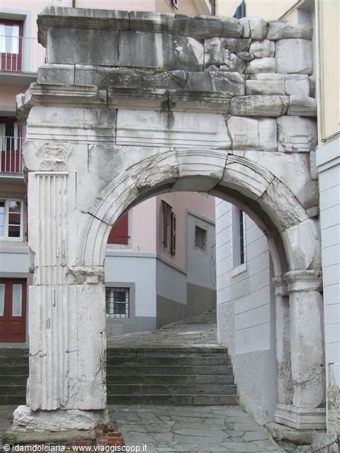 TRIESTE - Arco di Riccardo