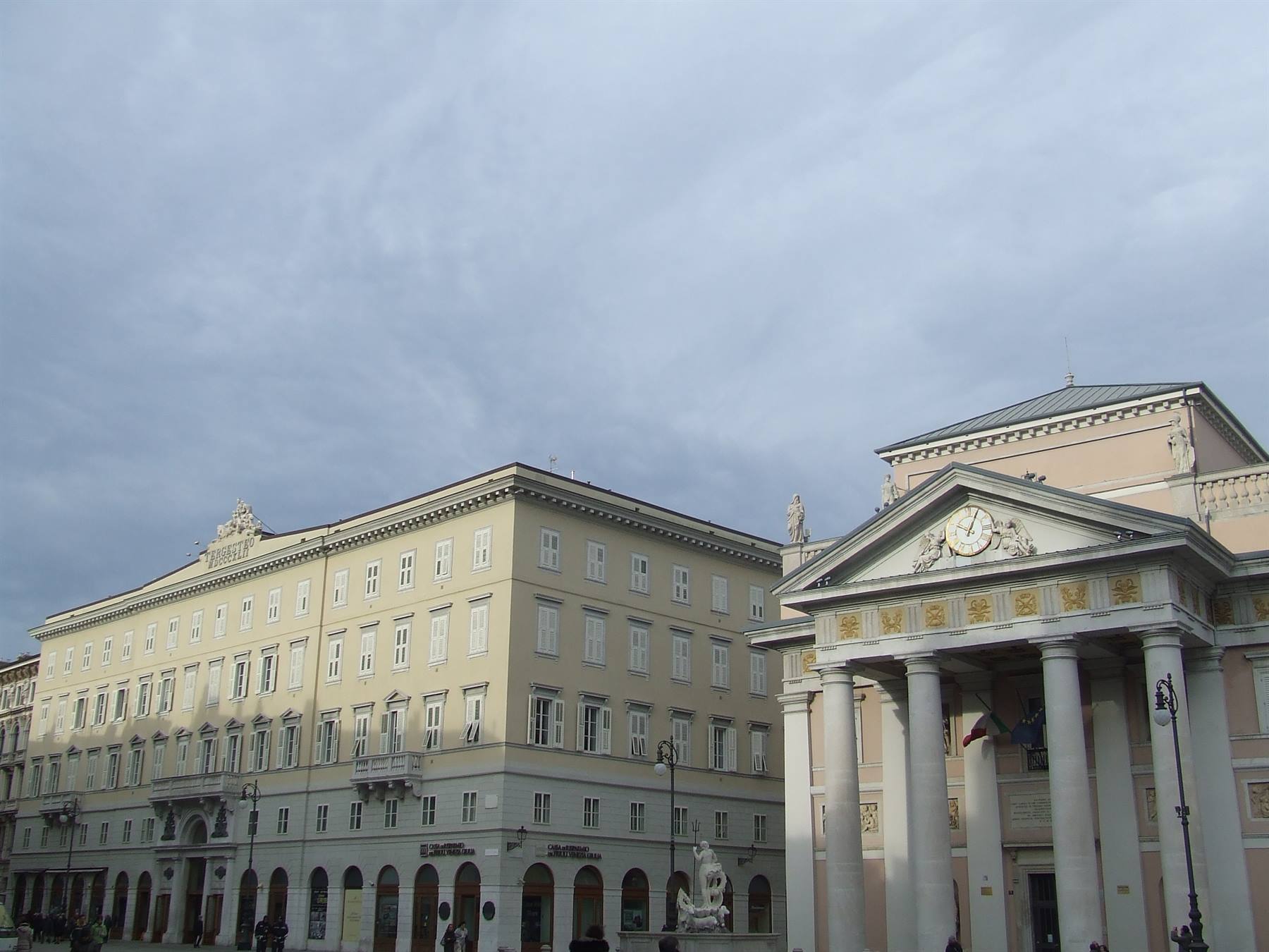 TRIESTE - Piazza della Borsa