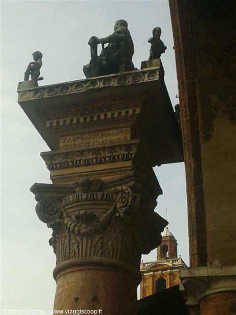 FERRARA - Particolare del Palazzo Comunale