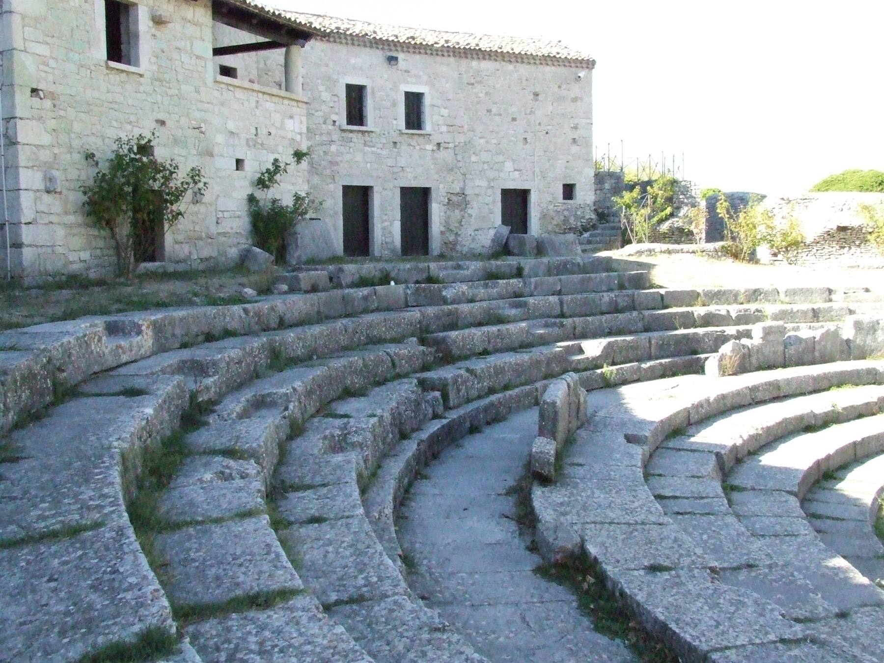 SAEPINUM - Teatro Romano