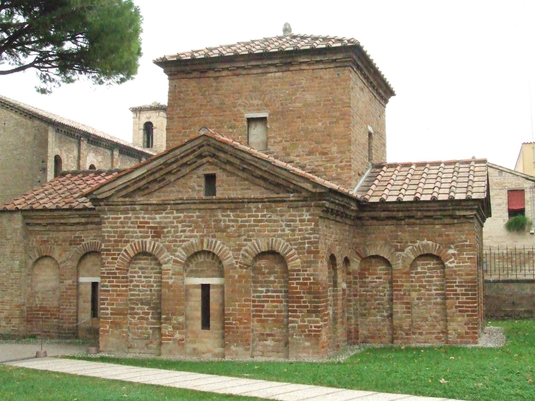 RAVENNA - Mausoleo di Galla Placidia
