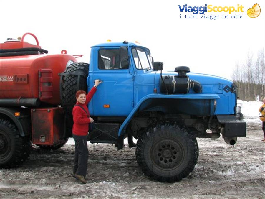 Un possente camion-cisterna