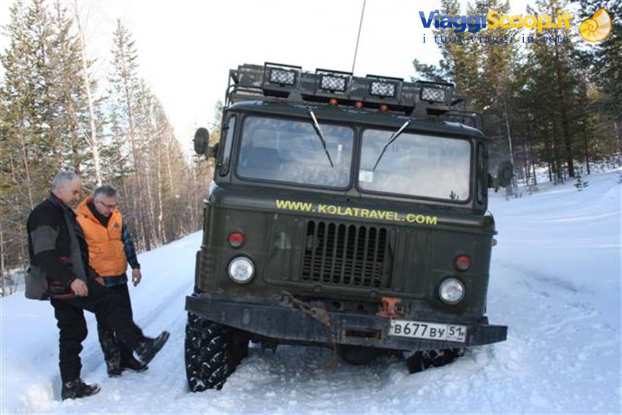 Il camion militare GAZ di Kola Travel