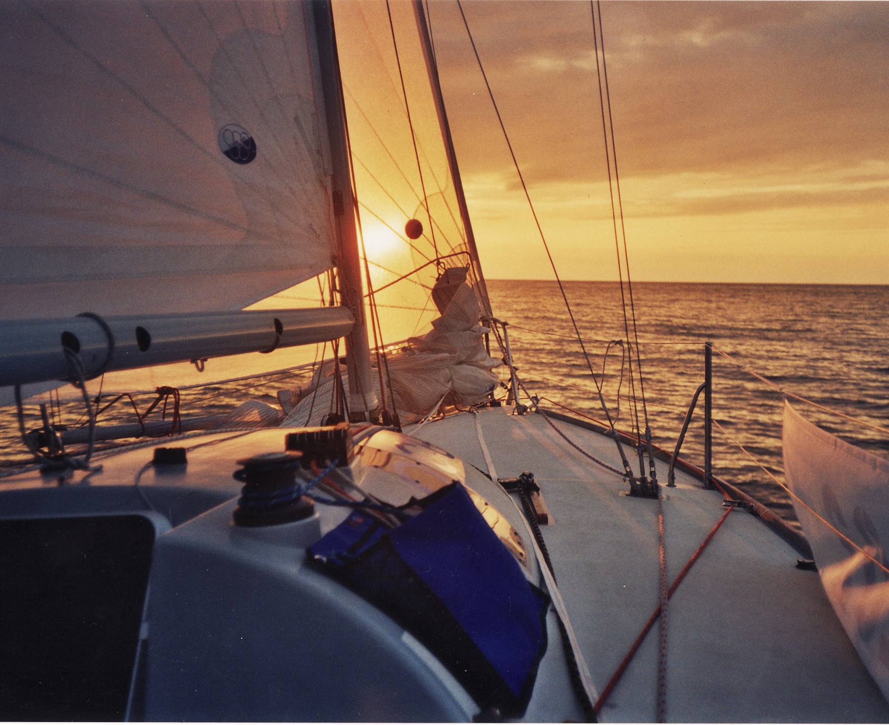 vela al tramonto
