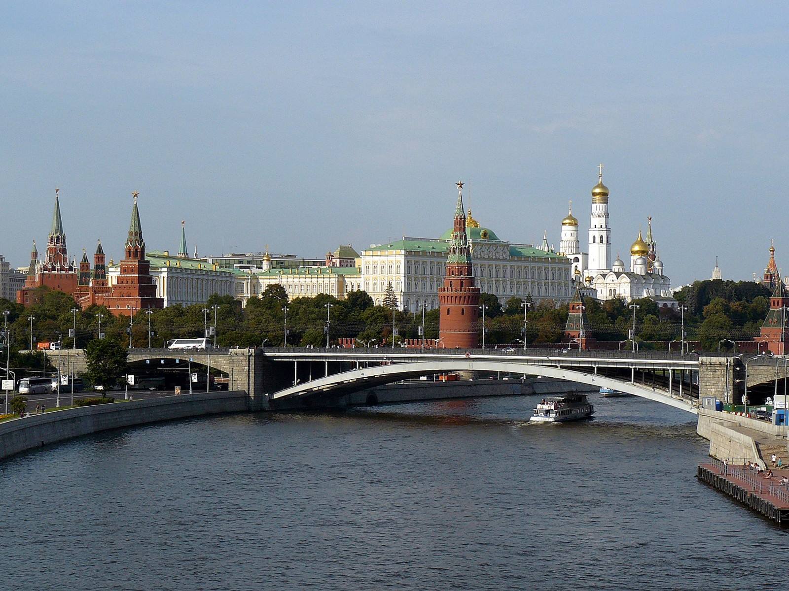 Cremlino dalla Moscova