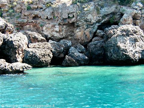 La costa e il mare vicino al centro